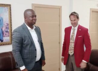 Rencontre Charles Wright-Troy Fitrell : des sujets importants débattus par les deux personnalités