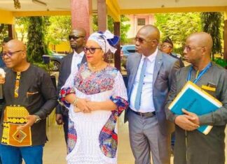 Justice : le ministre de la Fonction Publique lance les épreuves du concours de recrutement de 100 élèves greffiers