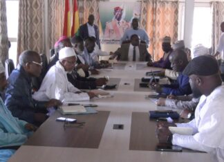 Dialogue Politique : le Premier ministre, Dr Bernard Goumou a rencontré ce lundi 3 avril les Forces Vives de Guinée au Centre Islamique de Donka