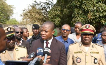 Boké et Boffa: le ministre d’État Alphonse Charles Wright visite les tribunaux et les prisons civiles