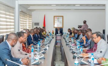 PRIMATURE : LE PREMIER MINISTRE ÉCHANGE AVEC LES SECRÉTAIRES GÉNÉRAUX DES DÉPARTEMENTS MINISTÉRIELS