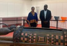 Patrimoine restitué : la France rend à la Côte d’Ivoire le tambour parleur Djidji Ayôkwé, spolié depuis 1916