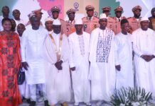 SANTE: SIMANDOU 2040, CEREMONIE DE SIGNATURE DES CONTRATS DE CONSTRUCTION DE 50 STRUCTURES SANITAIRE DANS LES HUIT REGIONS ADMINISTRATIVES