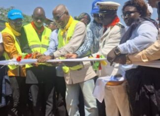 Boké-Santé: Le Premier Ministre, Amadou Oury Bah lance la centrale d’oxygène