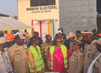 Boké : le ministre Ibrahima Kalil Condé inaugure le magasin électoral régional