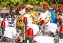 Burkina Faso : le président Ibrahim Traoré remet 2 000 motos à la Police nationale