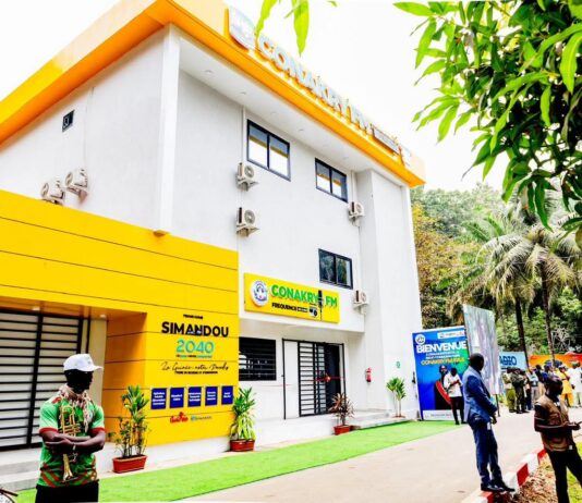 INAUGURATION DE CONAKRY FM 105.5 : UNE NOUVELLE VOIX COMMUNAUTAIRE AU CŒUR DE LA CAPITALE