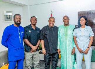 Conakry : Hammadoun Sidibé reçu par le Premier ministre pour la promotion du basketball en Guinée