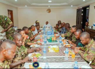 Freetown : les 16 militaires léonais reçus par le vice-président Juldeh Jalloh après leur libération par la Guinée