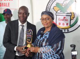 Guinée : La Directrice Générale des Élections, Djenabou Touré, honorée par trois distinctions nationales et africaines