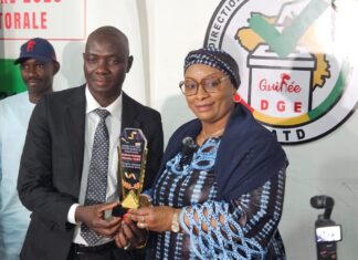 Guinée : La Directrice Générale des Élections, Djenabou Touré, honorée par trois distinctions nationales et africaines
