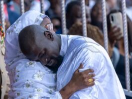 Journée internationale des droits des femmes : le président Mamadi Doumbouya rend hommage aux femmes de Guinée et du monde
