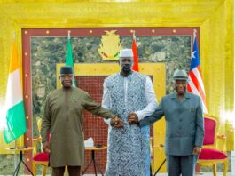 Conakry – Diplomatie régionale : sommet tripartite au Palais Mohammed V pour apaiser les différends frontaliers dans l’espace du fleuve Mano