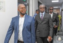 VISITE DU GARDE DES SCEAUX AU TRIBUNAL DU TRAVAIL DE CONAKRY :PLAIDOYER POUR LE RENFORCEMENT D’UNE JURIDICTION STRATÉGIQUE DE LA JUSTICE SOCIALE