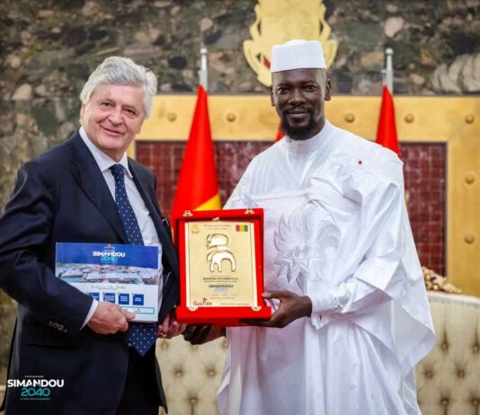 Coopération Guinée-France : Mamadi Doumbouya reçoit l’émissaire d’Emmanuel Macron au Palais Mohammed V