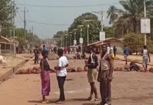 Boffa sous tension : des barricades paralysent la circulation après des coupures d’électricité