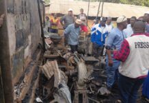 Kindia : un grave incendie détruit une partie du hangar du marché de Débélé Carrefour