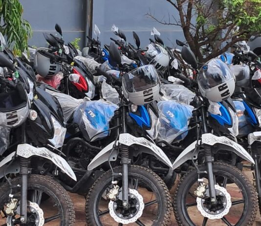 Boké : la DGE dote les chefs de services communaux des élections de 37 motos neuves