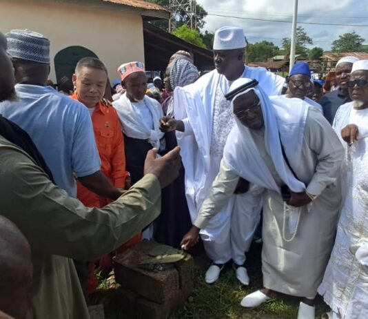 Boké : UMS, aux côtés du Consortium SMB-Winning et d’AMC, mobilise plus d’un milliard de GNF pour la reconstruction de la mosquée de Hamdallaye à Tanènè
