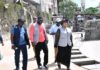 Conakry : la gouverneure Mahawa Sylla inspecte le chantier du nouveau marché ENCO5, achevé à 98 %