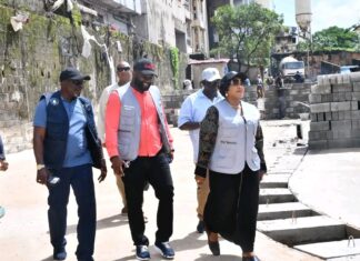 Conakry : la gouverneure Mahawa Sylla inspecte le chantier du nouveau marché ENCO5, achevé à 98 %