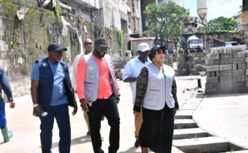 Conakry : la gouverneure Mahawa Sylla inspecte le chantier du nouveau marché ENCO5, achevé à 98 %