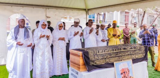 Décès du père du Garde des Sceaux : Ibrahima Sory II Tounkara exprime sa profonde gratitude pour les nombreux témoignages de solidarité