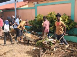Boké : le Mouvement de soutien à la GMD du secteur 3 de Koulifanya accompagne le nouvel exécutif communal dans l’assainissement de la ville