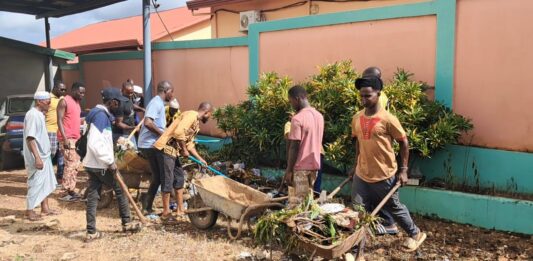 Boké : le Mouvement de soutien à la GMD du secteur 3 de Koulifanya accompagne le nouvel exécutif communal dans l’assainissement de la ville