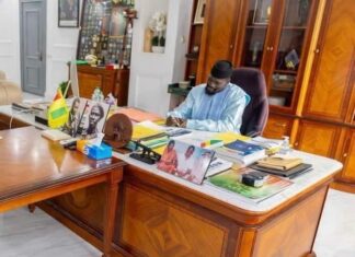 Mamadi Doumbouya réaffirme sa fermeté contre la corruption et annonce une nouvelle organisation administrative