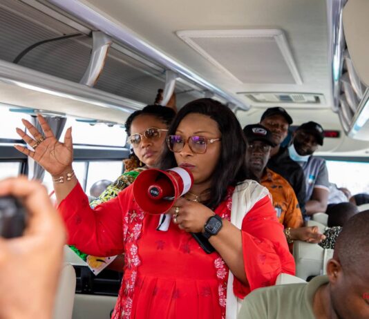 Éboulement de la décharge de Dar-es-Salam : la ministre Camara Djénabou Touré au chevet des sinistrés