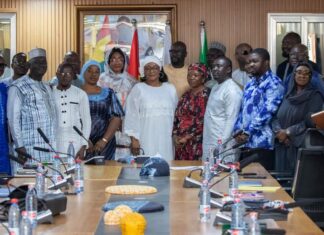 MATD : la ministre Camara Djenabou Touré reçoit les secrétaires généraux des communes de Conakry