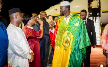 Visite d’État en Côte d’Ivoire : Mamadi Doumbouya accueilli dans la ferveur à Abidjan