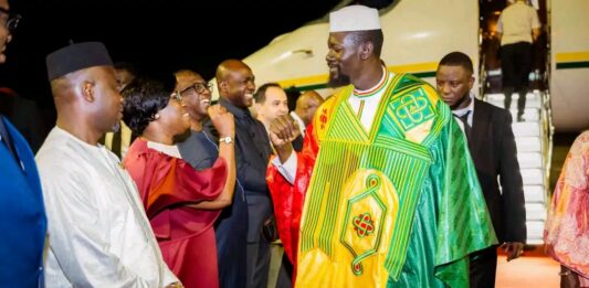 Visite d’État en Côte d’Ivoire : Mamadi Doumbouya accueilli dans la ferveur à Abidjan