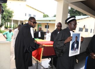 Justice guinéenne : hommage à Me Oumar Somparé, greffier au parquet général de Kankan