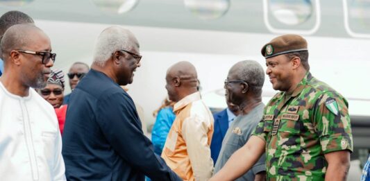 Sierra Leone : la CEDEAO salue le retour de l’ancien président Ernest Bai Koroma