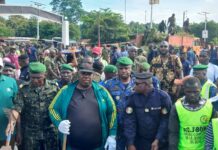 Boké : civils et militaires mobilisés pour assainir la ville avant le 2 octobre