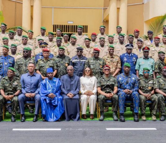 Guinée : le Premier ministre Amadou Oury Bah lance le stage de la première promotion de l’École de guerre