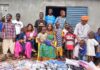 Boké/Société : l’ONG Vision Jeune pour le Développement offre des kits scolaires et des vêtements à des orphelins scolarisés
